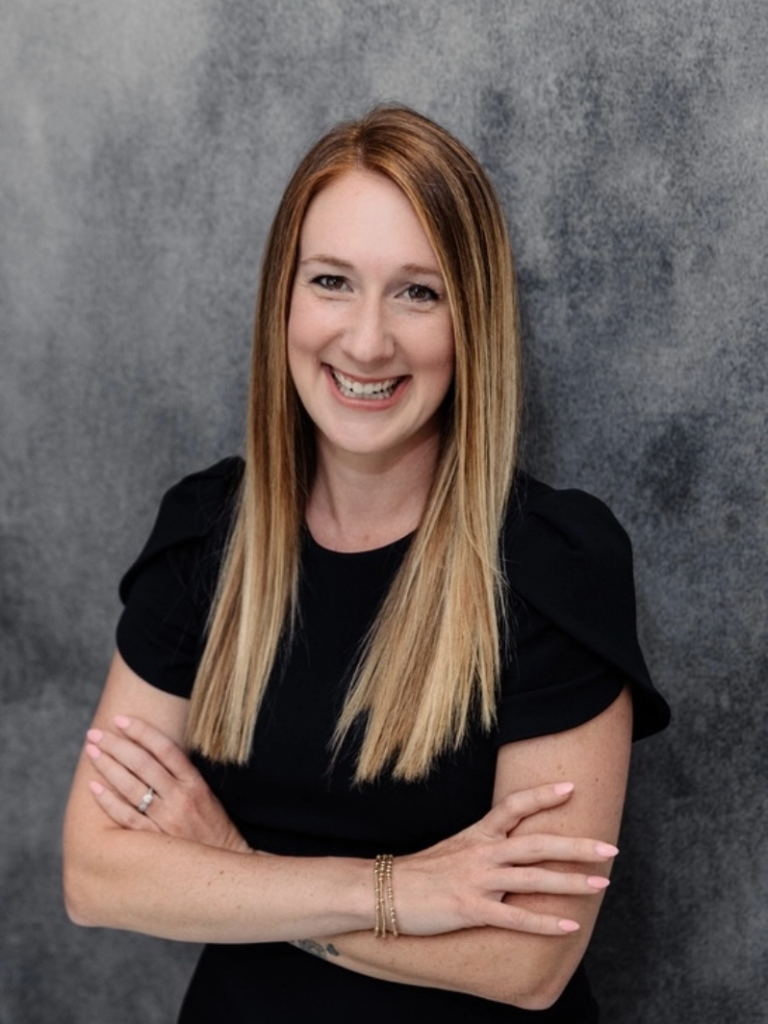 Kara Metzger Headshot